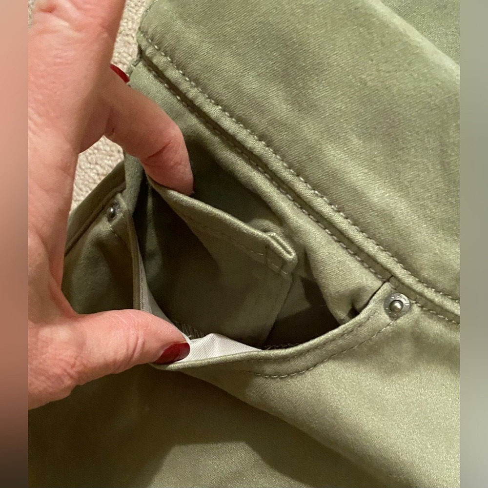 Levi Strauss, Signature Gold, Totally Shaping Pull-on Skinny Jean, Olive - Picture 7 of 11